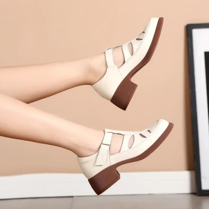 Comfy Close White Heeled Sandal - Image 3